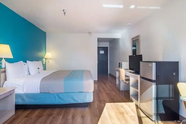 Standard Oda, 1 Büyük (Queen) Boy Yatak, Sigara İçilebilir