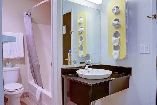 Standard Oda, 1 Büyük (Queen) Boy Yatak, Sigara İçilebilir