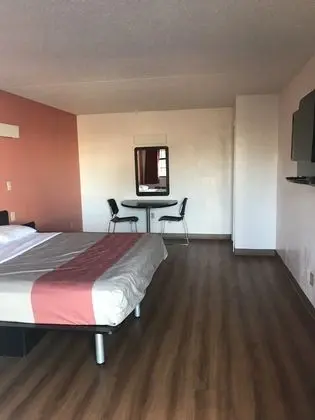 Standard Oda, 1 En Büyük (King) Boy Yatak, Sigara İçilebilir