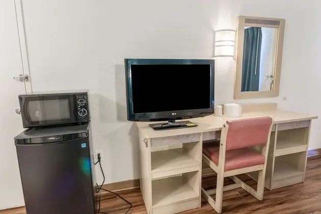 Standard Oda, 1 Büyük (Queen) Boy Yatak, Engellilere Uygun, Sigara İçilmez