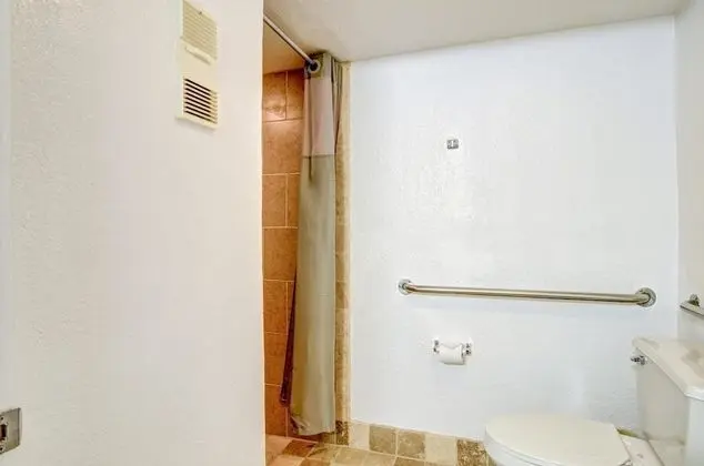 Engellilere uygun banyo