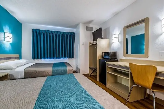 Deluxe Oda, 2 Çift Kişilik Yatak, Sigara İçilmez, Buzdolabı ve Mikrodalga