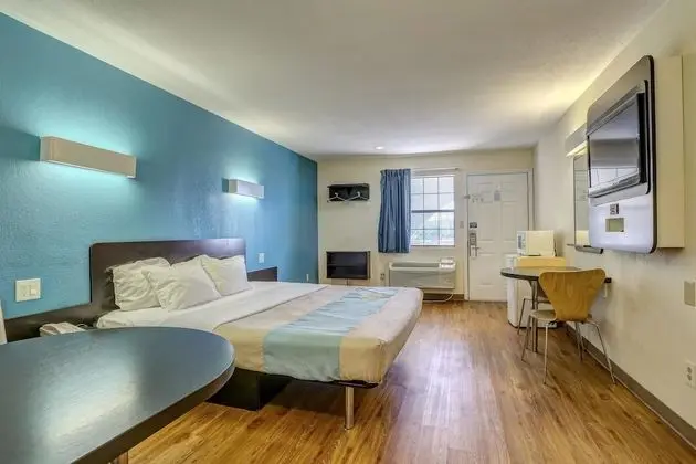 Standard Oda, 1 En Büyük (King) Boy Yatak, Sigara İçilebilir