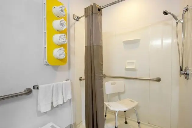 Standard Oda, 1 Büyük (Queen) Boy Yatak, Engellilere Uygun, Sigara İçilmez