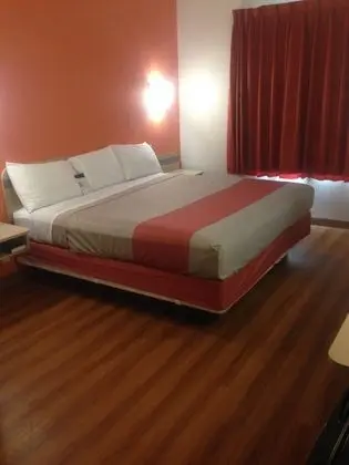 Standard Oda, 1 En Büyük (King) Boy Yatak, Engellilere Uygun, Sigara İçilmez