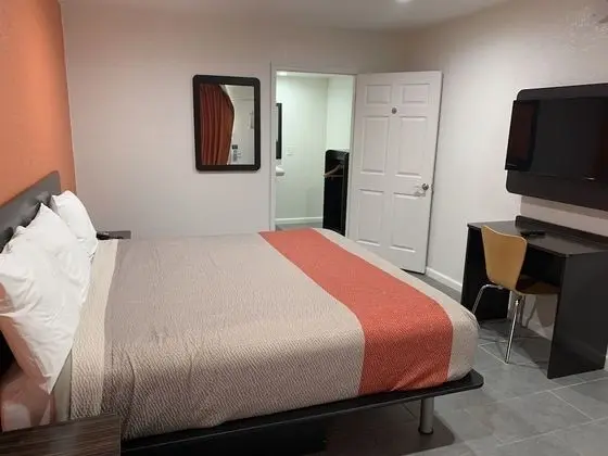 Deluxe Oda, 1 En Büyük (King) Boy Yatak, Engellilere Uygun, Sigara İçilmez
