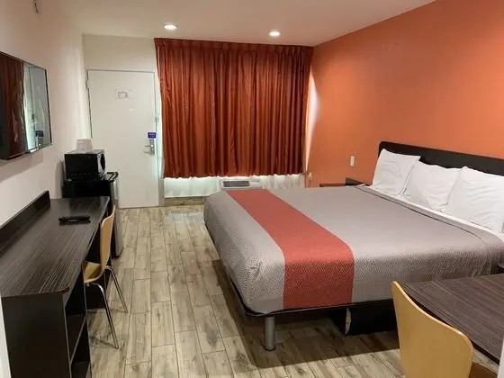 Deluxe Oda, 1 En Büyük (King) Boy Yatak, Sigara İçilmez, Buzdolabı ve Mikrodalga