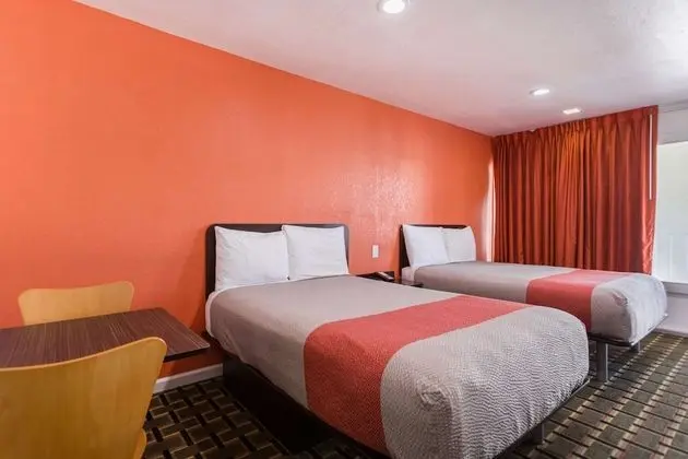 Deluxe Oda, 2 Çift Kişilik Yatak, Sigara İçilmez, Buzdolabı ve Mikrodalga