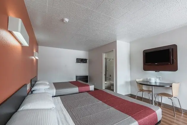 Standard Oda, 2 Büyük (Queen) Boy Yatak, Sigara İçilebilir