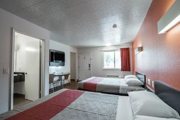 Standard Oda, 2 Büyük (Queen) Boy Yatak, Sigara İçilebilir