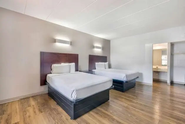 Deluxe Oda, 2 Çift Kişilik Yatak, Sigara İçilmez, Buzdolabı ve Mikrodalga