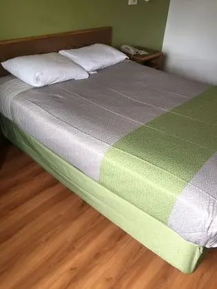 Standard Oda, 1 Büyük (Queen) Boy Yatak, Engellilere Uygun, Sigara İçilmez