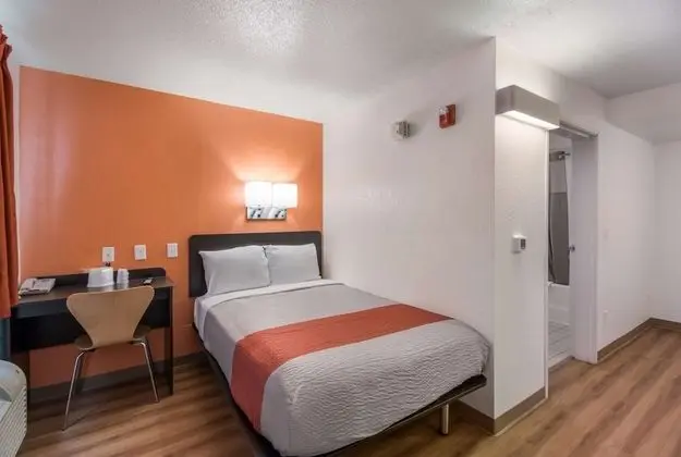 Standard Oda, 1 Çift Kişilik Yatak, Engellilere Uygun, Sigara İçilmez