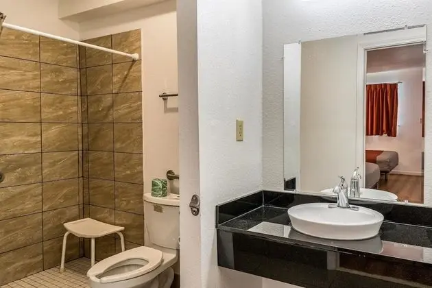 Engellilere uygun banyo