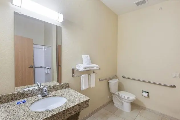 Engellilere uygun banyo