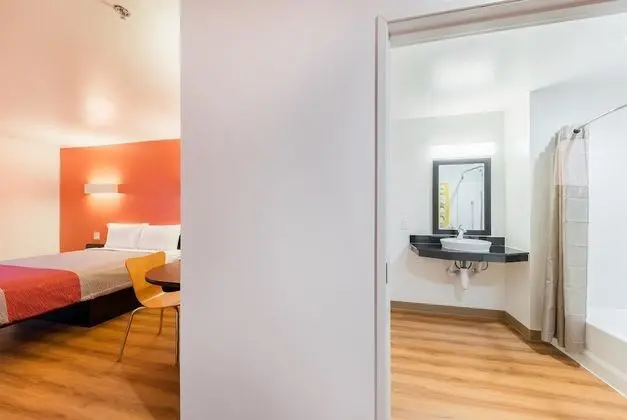 Standard Oda, 2 Çift Kişilik Yatak, Sigara İçilebilir, Buzdolabı