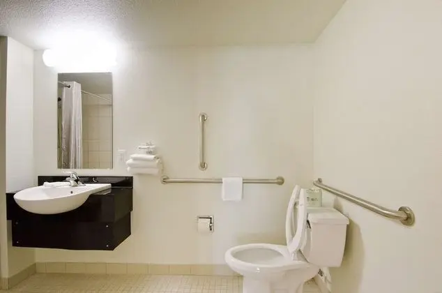 Engellilere uygun banyo