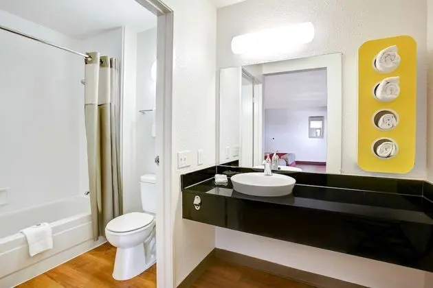 Deluxe Oda, 2 Çift Kişilik Yatak, Sigara İçilmez, Buzdolabı ve Mikrodalga