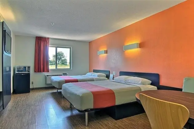 Deluxe Oda, 2 Çift Kişilik Yatak, Sigara İçilmez, Buzdolabı ve Mikrodalga