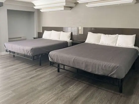 Standard Oda, 2 Büyük (Queen) Boy Yatak, Sigara İçilmez, Buzdolabı ve Mikrodalga