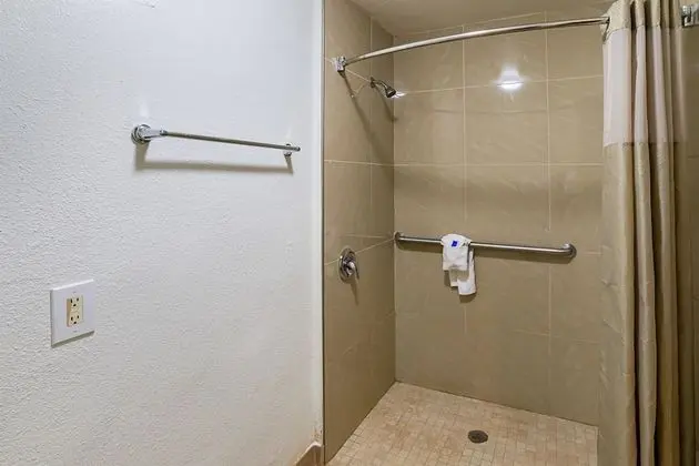 Standard Oda, 2 Çift Kişilik Yatak, Engellilere Uygun, Sigara İçilmez