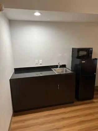 Deluxe Oda, 1 Büyük (Queen) Boy Yatak, Engellilere Uygun, Sigara İçilmez