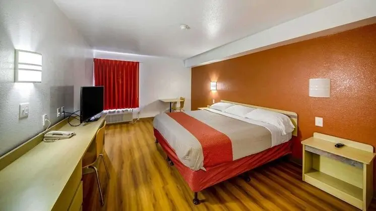 Superior Oda, 1 En Büyük (King) Boy Yatak, Engellilere Uygun, Sigara İçilmez