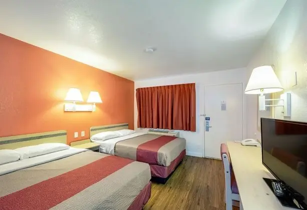 Deluxe Oda, 2 Çift Kişilik Yatak, Sigara İçilmez, Buzdolabı ve Mikrodalga