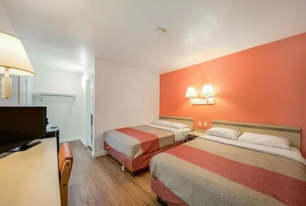 Deluxe Oda, 2 Çift Kişilik Yatak, Sigara İçilmez, Buzdolabı ve Mikrodalga