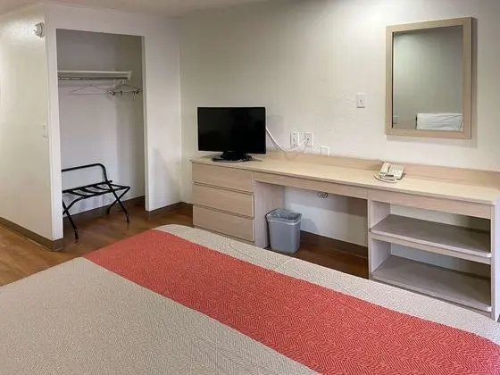 Deluxe Oda, 1 Büyük (Queen) Boy Yatak, Sigara İçilmez, Buzdolabı ve Mikrodalga