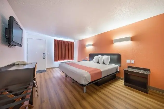 Standard Oda, 1 En Büyük (King) Boy Yatak, Sigara İçilebilir