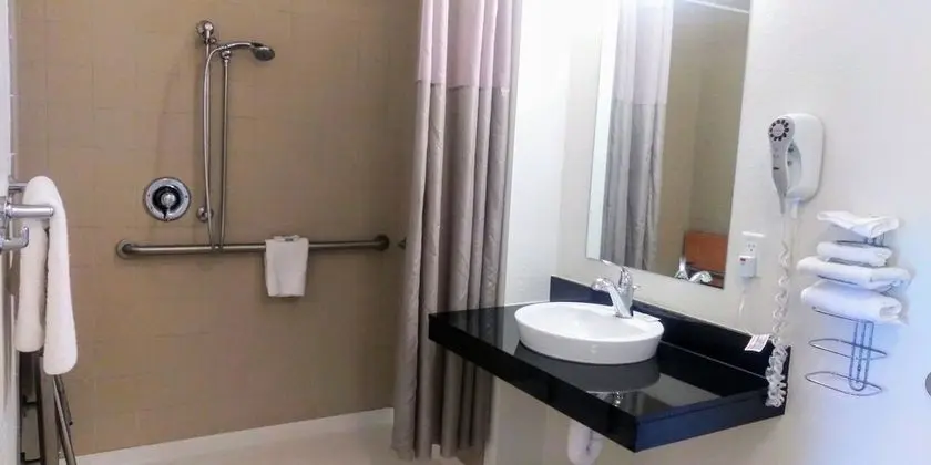 2 Queen Bed, Accessible