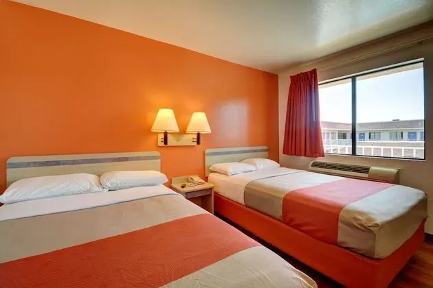 Deluxe Oda, 2 Çift Kişilik Yatak, Sigara İçilmez, Buzdolabı ve Mikrodalga