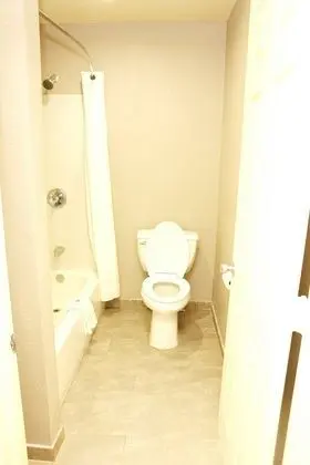 Standard Oda, 1 En Büyük (King) Boy Yatak, Sigara İçilebilir, Buzdolabı ve Mikrodalga