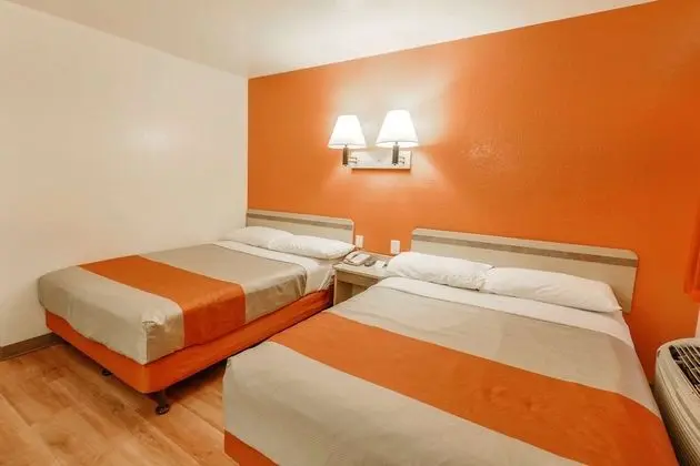 Deluxe Oda, 2 Çift Kişilik Yatak, Sigara İçilmez, Buzdolabı ve Mikrodalga