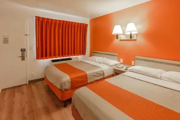 Deluxe Oda, 2 Çift Kişilik Yatak, Sigara İçilmez, Buzdolabı ve Mikrodalga