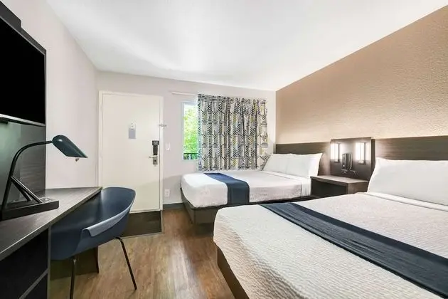 Deluxe Oda, 2 Çift Kişilik Yatak, Sigara İçilmez, Buzdolabı ve Mikrodalga