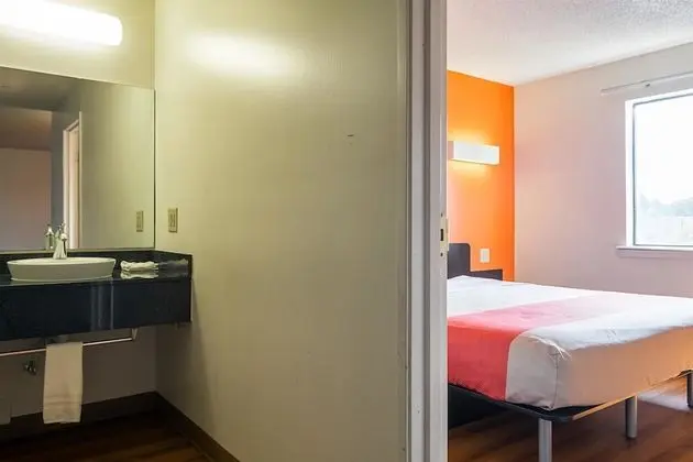 Deluxe Oda, 2 Çift Kişilik Yatak, Sigara İçilebilir, Buzdolabı ve Mikrodalga