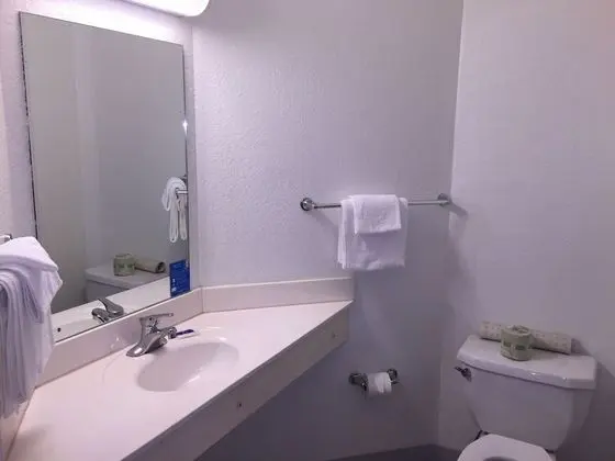 Deluxe Oda, 2 Çift Kişilik Yatak, Sigara İçilebilir, Buzdolabı ve Mikrodalga