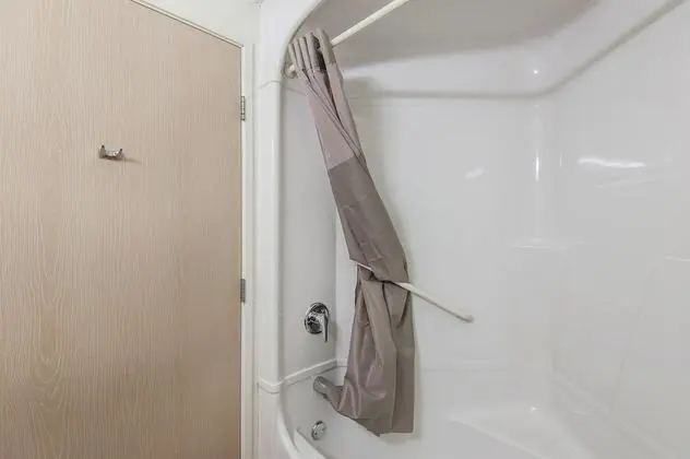 Deluxe Oda, 2 Çift Kişilik Yatak, Sigara İçilebilir, Buzdolabı ve Mikrodalga