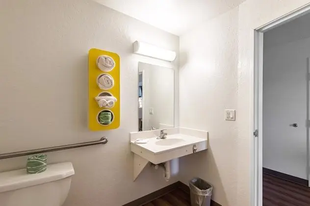 Deluxe Oda, 2 Çift Kişilik Yatak, Sigara İçilebilir, Buzdolabı ve Mikrodalga