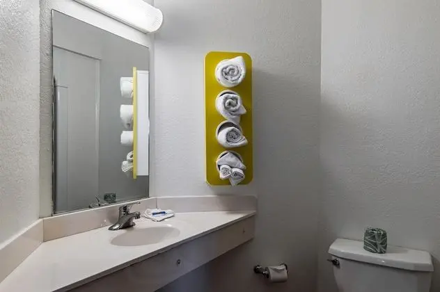 Deluxe Oda, 2 Çift Kişilik Yatak, Sigara İçilebilir, Buzdolabı ve Mikrodalga