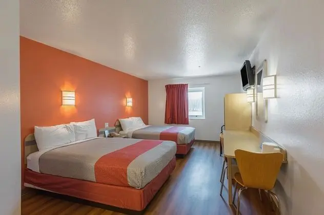 Deluxe Oda, 2 Çift Kişilik Yatak, Sigara İçilmez, Buzdolabı ve Mikrodalga