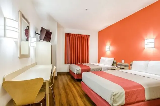 Deluxe Oda, 2 Çift Kişilik Yatak, Sigara İçilmez, Buzdolabı ve Mikrodalga