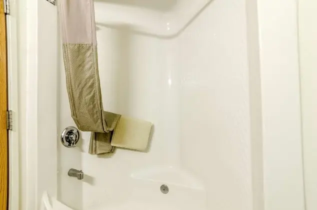 Deluxe Oda, 2 Çift Kişilik Yatak, Sigara İçilmez, Buzdolabı ve Mikrodalga