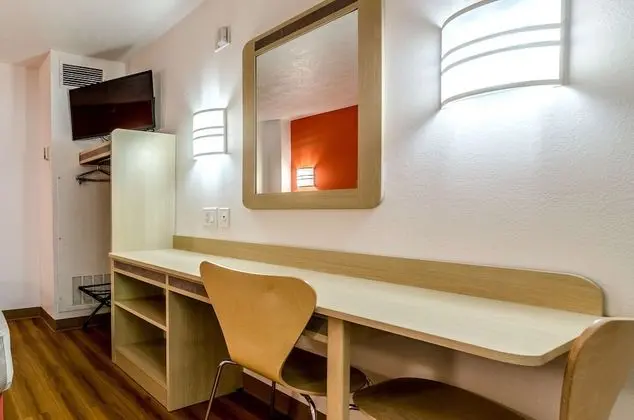 Deluxe Oda, 2 Çift Kişilik Yatak, Sigara İçilmez, Buzdolabı ve Mikrodalga
