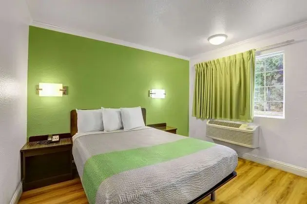 Standard Oda, 1 Büyük (Queen) Boy Yatak, Sigara İçilebilir