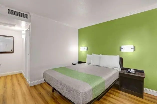 Standard Oda, 1 Büyük (Queen) Boy Yatak, Sigara İçilebilir