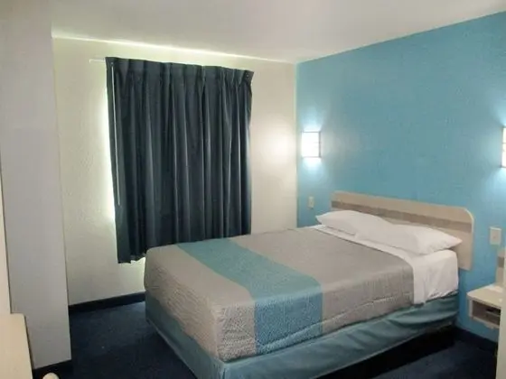 Deluxe Oda, 2 Çift Kişilik Yatak, Sigara İçilebilir, Buzdolabı ve Mikrodalga