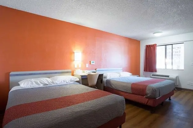 Deluxe Oda, 2 Çift Kişilik Yatak, Sigara İçilmez, Buzdolabı ve Mikrodalga